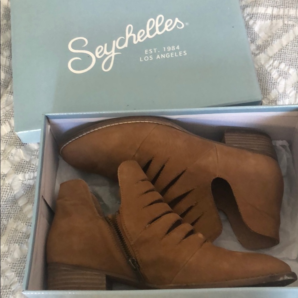 Seychelles Cutout Ankle Boot